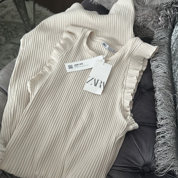 Zara Ruffled Ribbed Dress - Picture 9 of 9